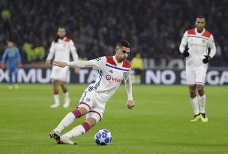 机航母通过 机航母通过